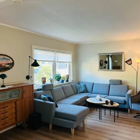 Koselig Hus I I Lofoten Med Elbil-lader *