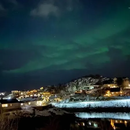 Koselig Hus I I Lofoten Med Elbil-lader