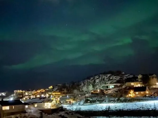 Koselig Hus I I Lofoten Med Elbil-lader