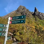 Koselig Hus I I Lofoten Med Elbil-lader * Svolvær