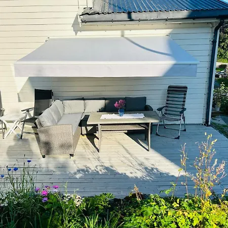 Nyaraló Koselig Hus I I Lofoten Med Elbil-lader Svolvær